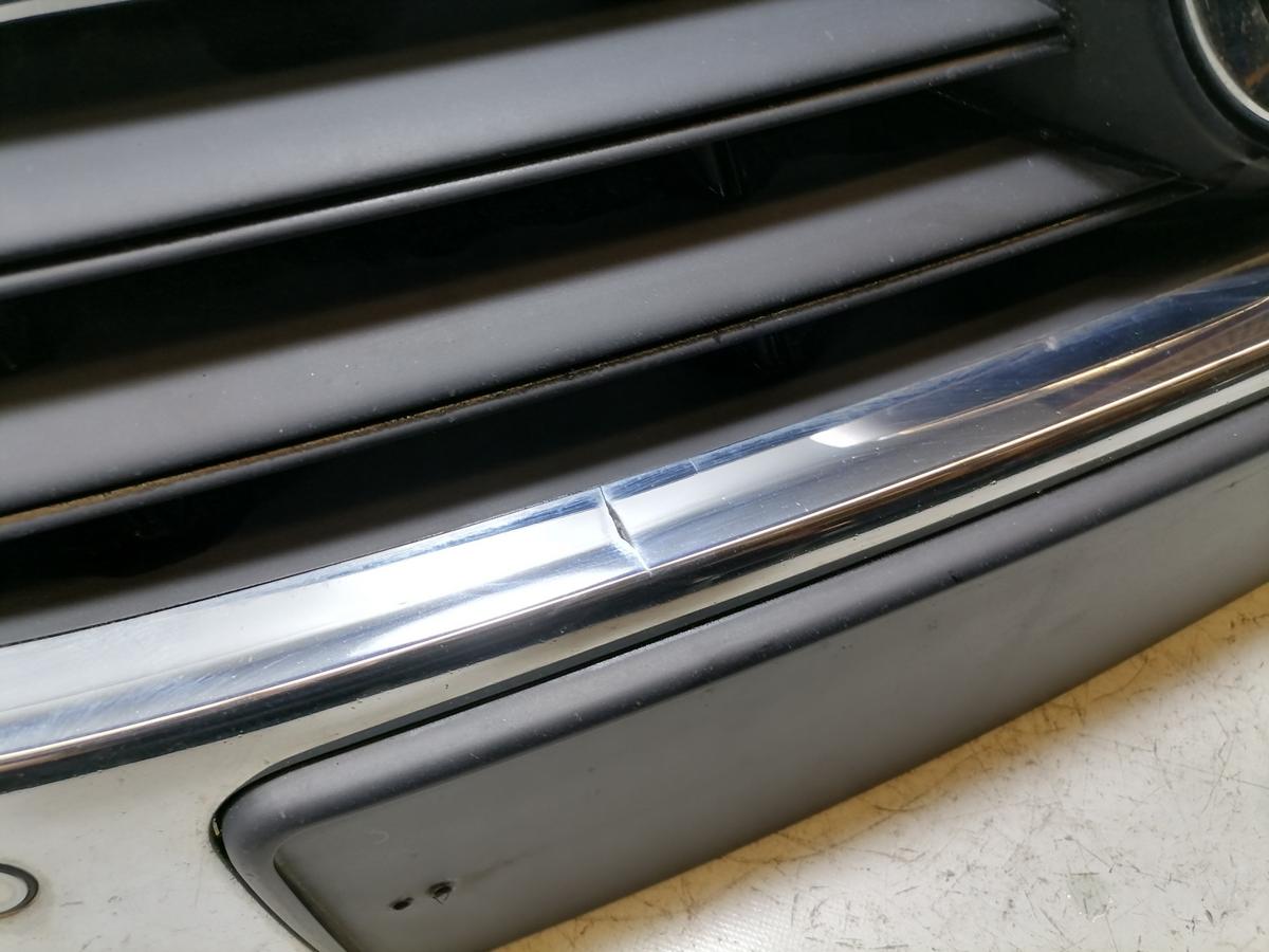 VW Passat 3C original K&uuml;hlergrill f&uuml;r Fahrzeuge mit Parkhilfe PDC Bj.2009